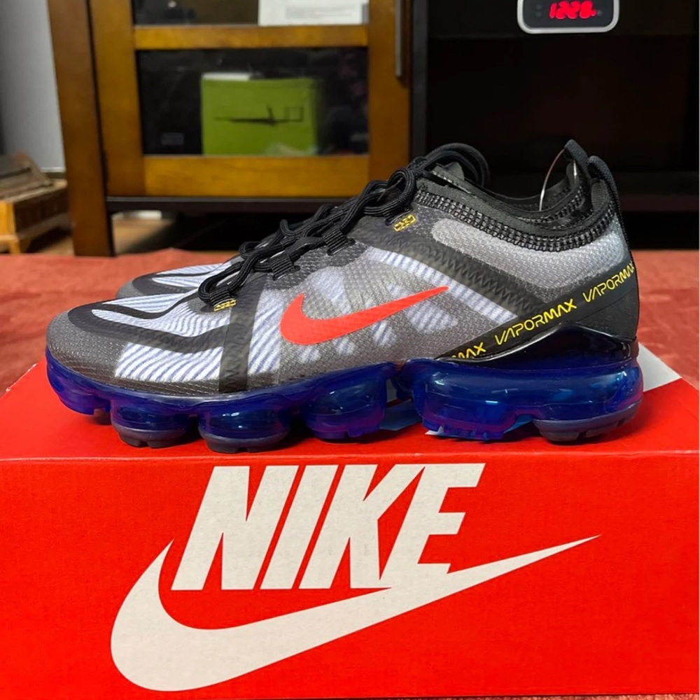 Air VaporMax 2019 Black Hyper Blue Bright Crimson